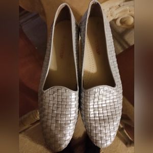 Trotters Women's Basket Weave Liz Loafers Size 11N Leather White Silvery Slip-On